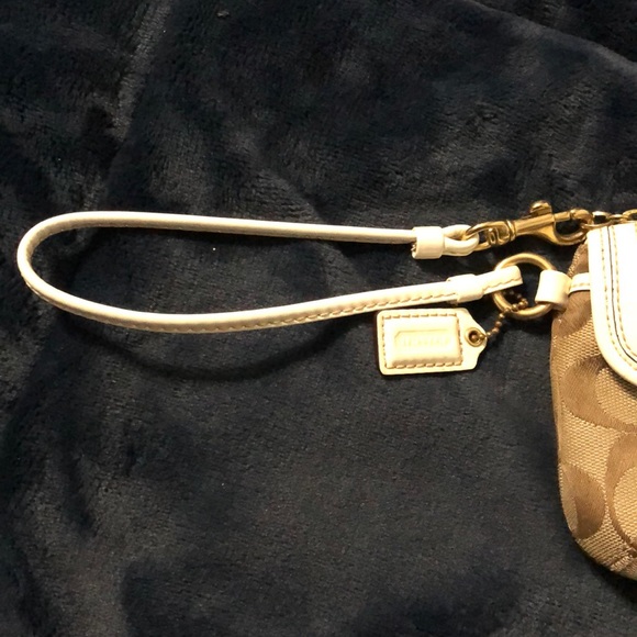 Coach wristlet - Picture 5 of 5